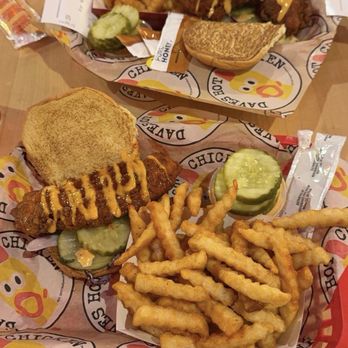 Dave's Hot Chicken - Dave's #4 1 Slider with Fries - Chicken Shop Near Me - White Plains, New York