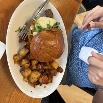 The Blueberry Muffin - Steak Sandwich - Breakfast & Brunch Near Me - Kingston, Massachusetts