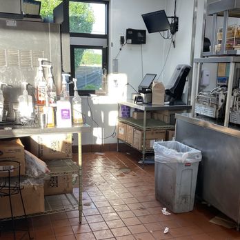 Taco Bell - Disgusting Food Prep Area - Fast Food Near Me - New Albany, Ohio Taco Bell - Disgusting Food Prep Area - Fast Food Near Me - New Albany, Ohio