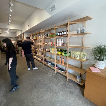 Good Neighbor - Inside of shop - Coffee & Tea Near Me - Baltimore, Maryland