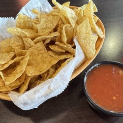 Las Palapas - Complimentary chips and salsa