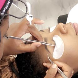 TAS Makeup Academy - Lashing