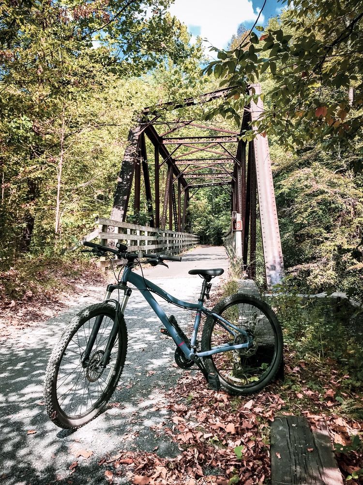 SUNDOG OUTFITTER 20 Photos & 32 Reviews 331 Douglas Dr, Damascus