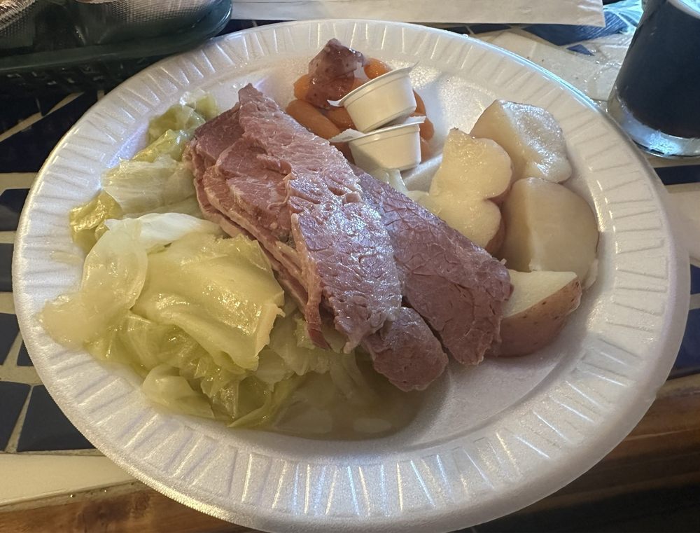 BEANIE’S BAR & SPORTS GRILL Updated July 2024 71 Photos & 112