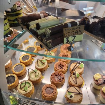 David Ramirez Chocolates - Chocolatiers & Shops Near Me - Winter Garden, Florida