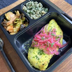 Bcon Meals - Yogurt marinated chicken with picked red onion & spinach quinoa and kimchi Brussels sprouts