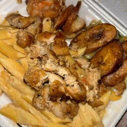 Jewlz Bar, Restaurant & Lounge - Rasta pasta with chicken and shrimp. Order double shrimp!
