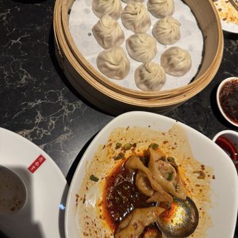 Din Tai Fung - Kurobuta Pork Xiao Long Bao (10 each) and Chicken Spicy Wontons (8 each) - Shanghainese Near Me - Glendale, California Din Tai Fung - Kurobuta Pork Xiao Long Bao (10 each) and Chicken Spicy Wontons (8 each) - Shanghainese Near Me - Glendale, California