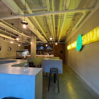 Shuckshuck - Seafood Near Me - Vancouver, British Columbia