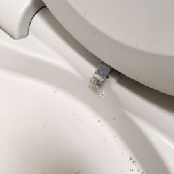 RaceWay - Sharp metal object on the baby changing station