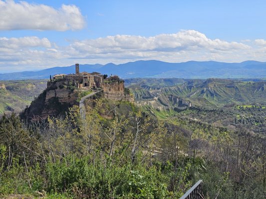 Civita di Bagnoregio by null