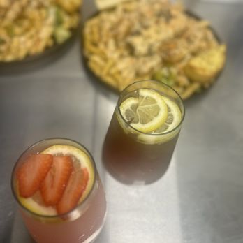 Dee's Quick Fix - "Crack juice", tea, salmon shrimp Alfredo pasta,and chicken Alfredo pasta - Caterers Near Me Dee's Quick Fix - "Crack juice", tea, salmon shrimp Alfredo pasta,and chicken Alfredo pasta - Caterers Near Me