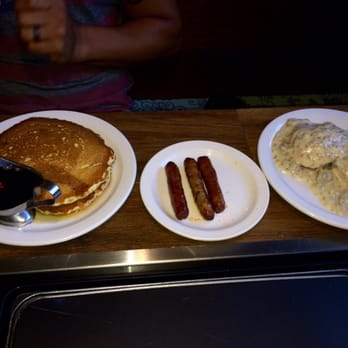 Slappy Cakes - Pancakes, sausage, biscuits and gravy - Breakfast & Brunch Near Me - Lahaina, Hawaii