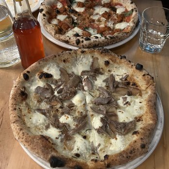 Pizzeria Libretto - Duck confit pizza with white sauce - Pizza Near Me - Toronto, Ontario