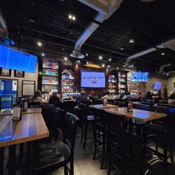 BJ's Restaurant & Brewhouse - Bar is not too busy tonight.
