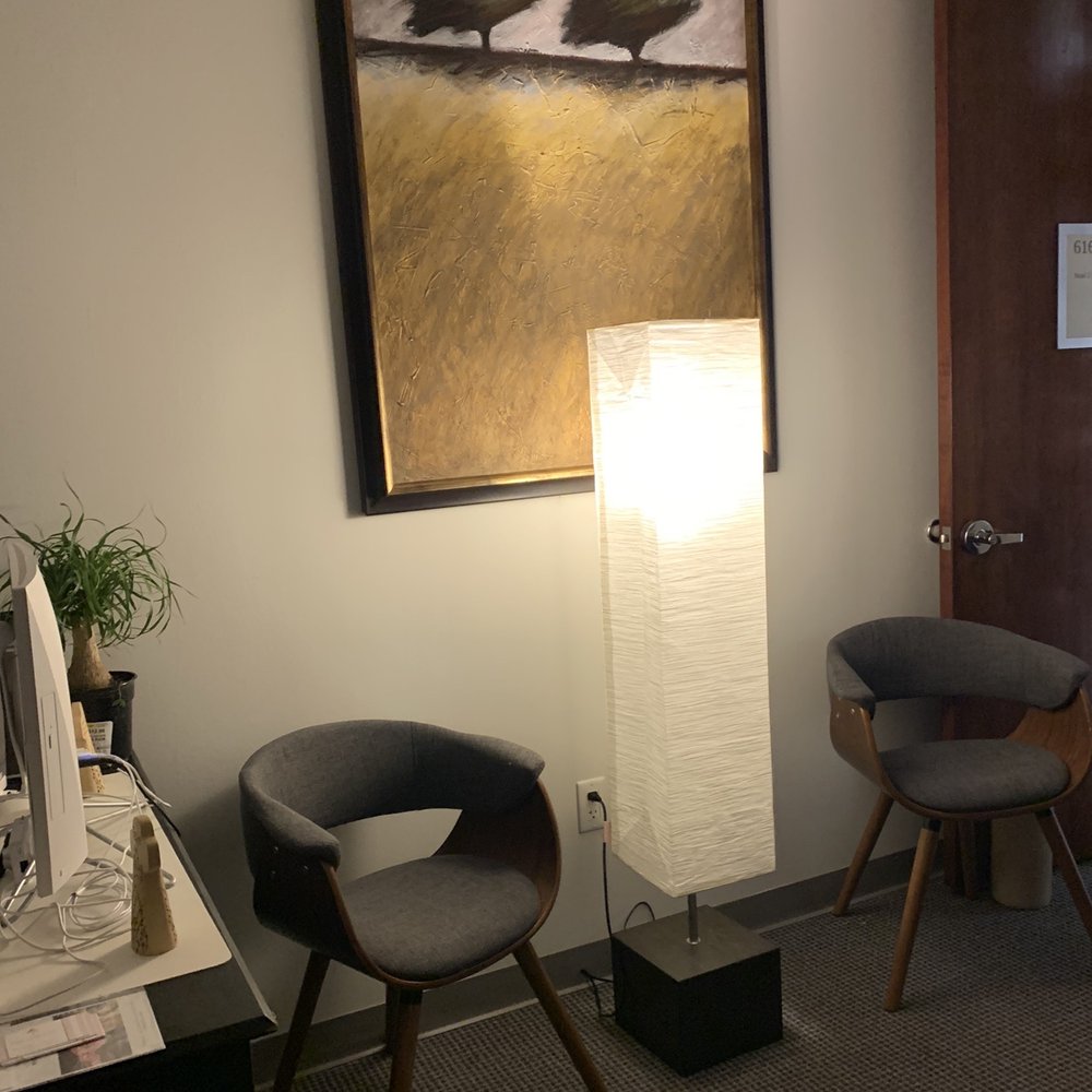 Head 2 Toe Bodyworx - Suite Sitting Area - Massage Near Me - Houston, Texas Head 2 Toe Bodyworx - Suite Sitting Area - Massage Near Me - Houston, Texas