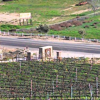 Miramonte Winery - Gorgeous hillside (no grapes on vine in February) - Wineries Near Me - Temecula, California Miramonte Winery - Gorgeous hillside (no grapes on vine in February) - Wineries Near Me - Temecula, California