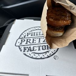 Philly Pretzel Factory - Cheese Pizzaand Mini Pretzels - 2 Rows