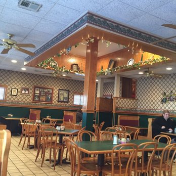 Leonoro's Restaurant - After the lunch rush. - Italian Near Me - Charleston, West Virginia Leonoro's Restaurant - After the lunch rush. - Italian Near Me - Charleston, West Virginia