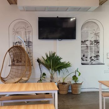 Hawaiian Aroma Caffe - Breakfast & Brunch Near Me - Honolulu, Hawaii