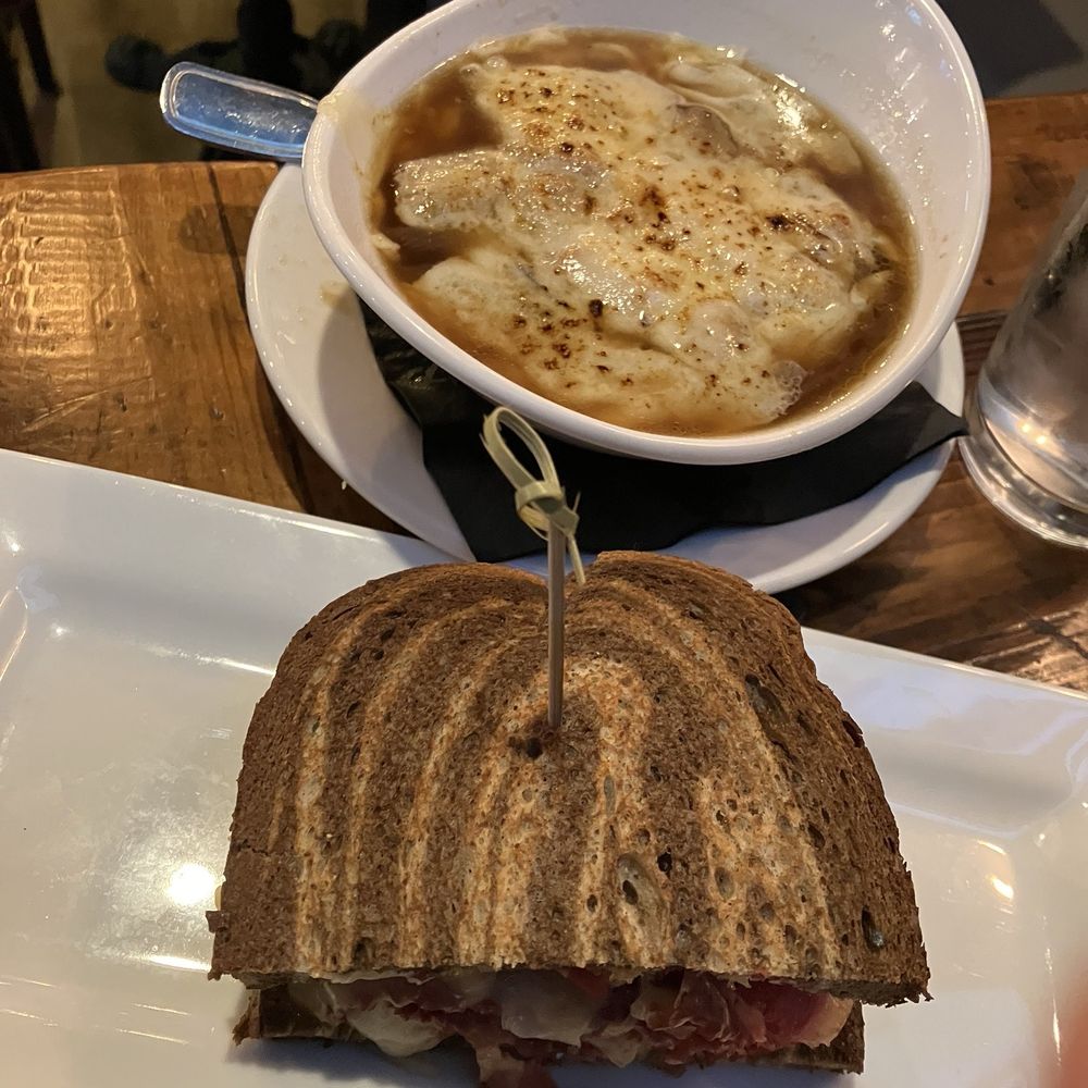 Elliot's Wood Fired Kitchen & Tap - Half Ruben and French Onion Soup - Pizza Near Me - Powell, Ohio