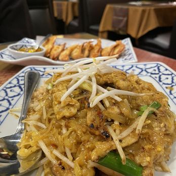 Elephant Cafe - Pork Pad Thai Noodles (Pork) - Thai Near Me - Lake Forest, California