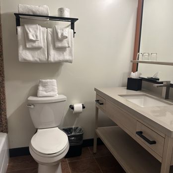 Palm Mountain Resort & Spa - Bathroom - Hotels Near Me - Palm Springs, California Palm Mountain Resort & Spa - Bathroom - Hotels Near Me - Palm Springs, California