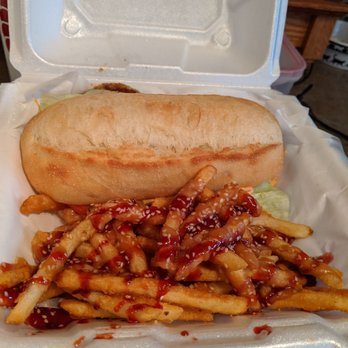 Curbin' Cuisine - Crab cake po'boy and pb&j fries - American Near Me - Ankeny, Iowa Curbin' Cuisine - Crab cake po'boy and pb&j fries - American Near Me - Ankeny, Iowa