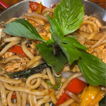 Lemongrass Brooklyn - Udon Kee Mao - Thai Near Me - Brooklyn, New York