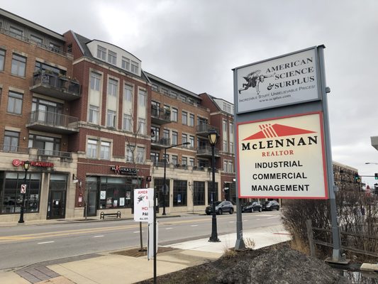 American Science & Surplus by null