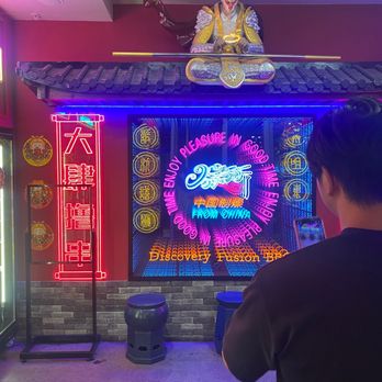Discovery Fusion BBQ - CYBERPUNK DECOR - Chinese Near Me - San Jose, California