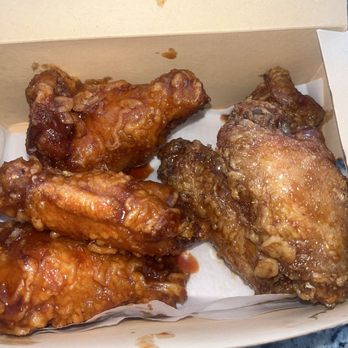 Kimchi Box Plus - Wings (I can't remember the flavors, but they weren't very spicy don't worry) 9.0/10 - Korean Near Me - Northville, Michigan