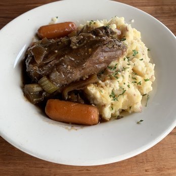 Hurricane Patty's - Island Pot Roast - American Near Me - St. Augustine, Florida