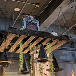 Merchant - Spooky decor