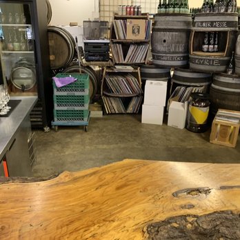 The Referend Bier Blendery - Behind the bar - Breweries Near Me - Kutztown, Pennsylvania