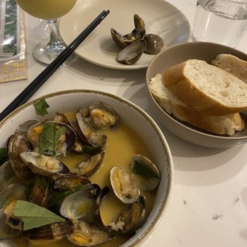Em Vietnamese Bistro - Ngheu Xao Bo - garlic butter clams - Vietnamese Near Me - Brooklyn, New York
