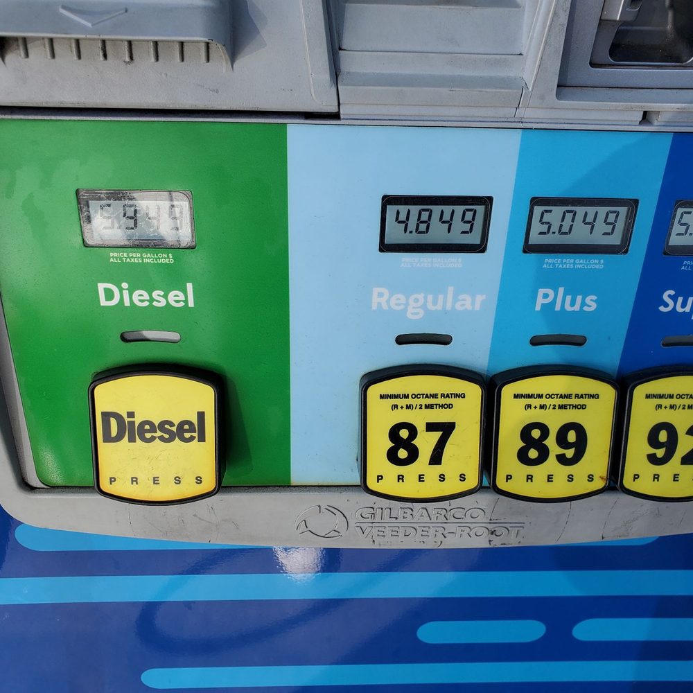 Hele - Da gas prices as of Dec. 3, 2022 with credit card. - Gas Stations Near Me - Honolulu, Hawaii Hele - Da gas prices as of Dec. 3, 2022 with credit card. - Gas Stations Near Me - Honolulu, Hawaii