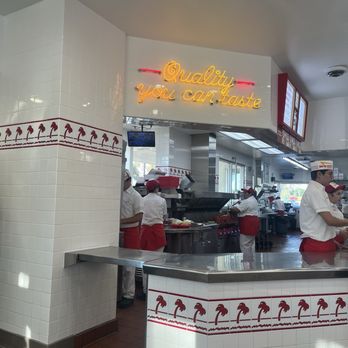 In-N-Out Burger - Fast Food Near Me - San Bernardino, California In-N-Out Burger - Fast Food Near Me - San Bernardino, California