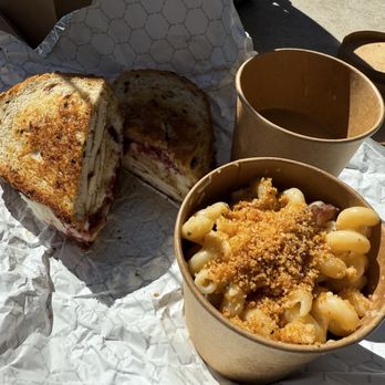 Bread Box Handcrafted Sandwiches - Sandwiches Near Me - Orlando, Florida