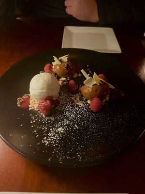 Ella's Food & Drink by null