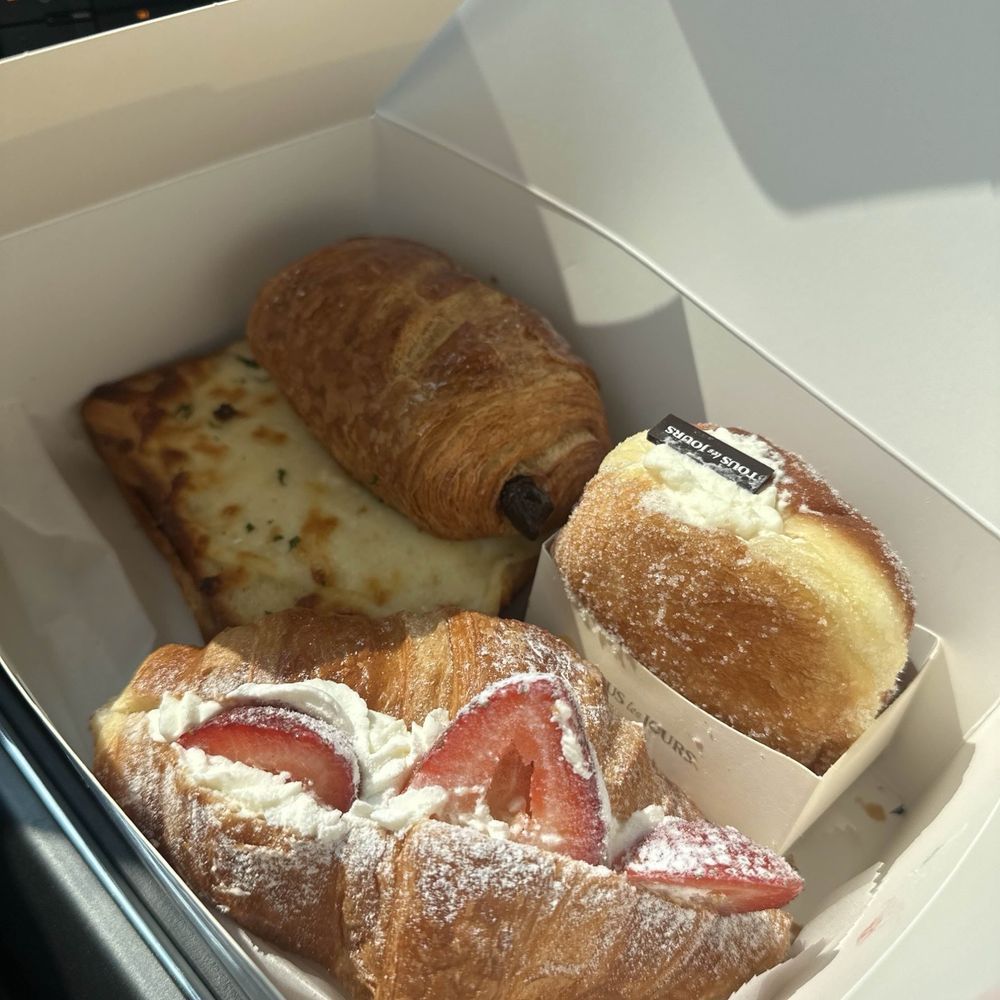 strawberry croissant, pain au chocolat, croque monsieur, vanilla creme donut strawberry croissant, pain au chocolat, croque monsieur, vanilla creme donut