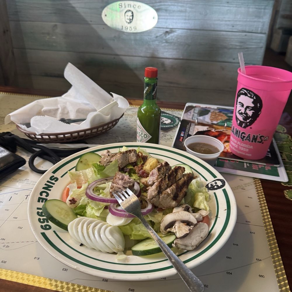 Flanigan’s - Salad Salad plus Grilled Tuna - Seafood Near Me - Sunrise, Florida Flanigan’s - Salad Salad plus Grilled Tuna - Seafood Near Me - Sunrise, Florida