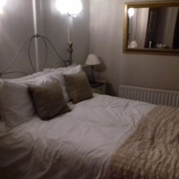 White Horse & Griffin - Hotels Near Me - Whitby, NYK