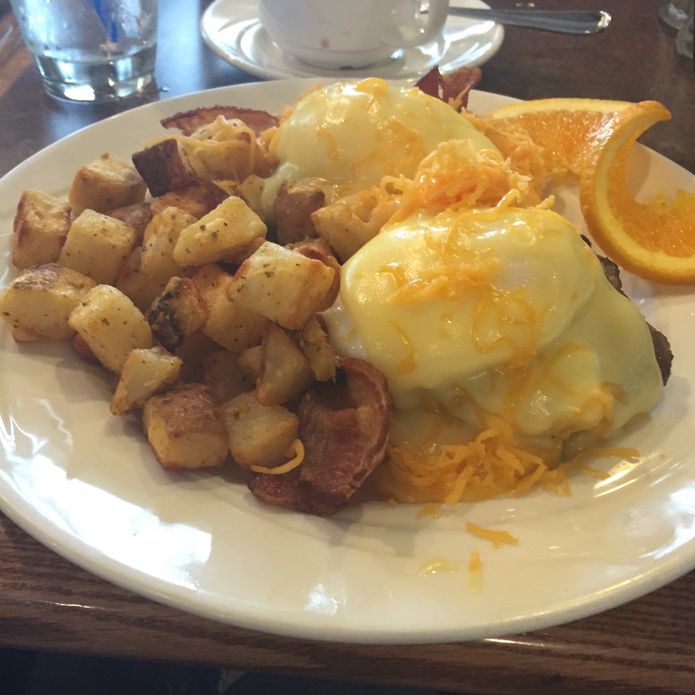 The Jammery - Bacon cheeseburger eggs Benedict - Breakfast & Brunch Near Me - Kelowna, British Columbia The Jammery - Bacon cheeseburger eggs Benedict - Breakfast & Brunch Near Me - Kelowna, British Columbia