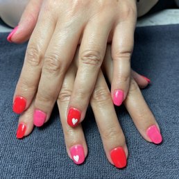 Happy Valentine's Day! Beautiful nails done by Anna.