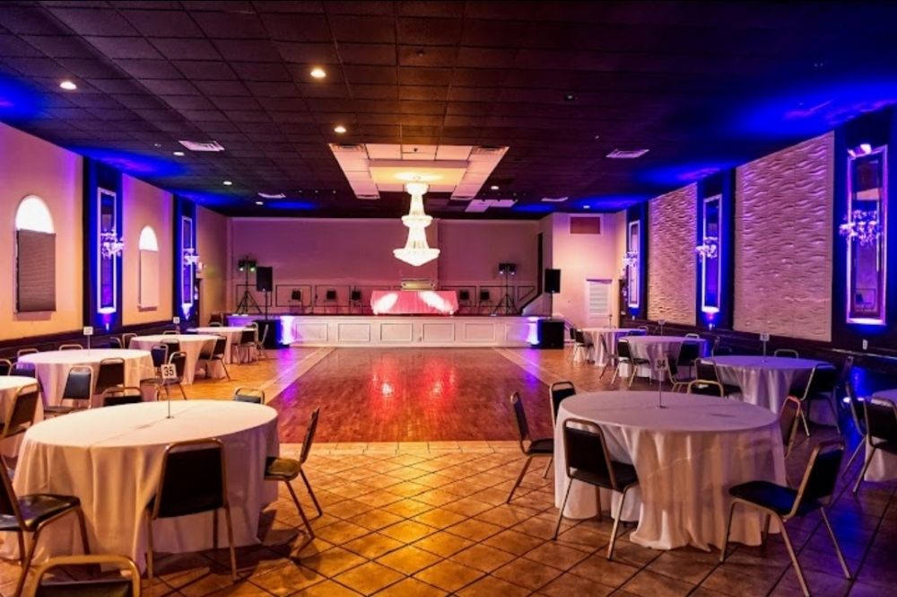 LEKKI LOUNGE Updated September 2024 10 Photos 256 Hollywood Ave