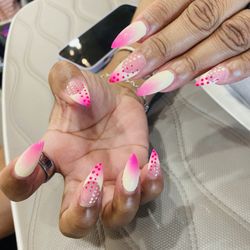 UT Nails & Spa - Airbrush