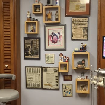 Borgmeyer Dental - decor in front of one chair - General Dentistry Near Me - St. Louis, Missouri Borgmeyer Dental - decor in front of one chair - General Dentistry Near Me - St. Louis, Missouri
