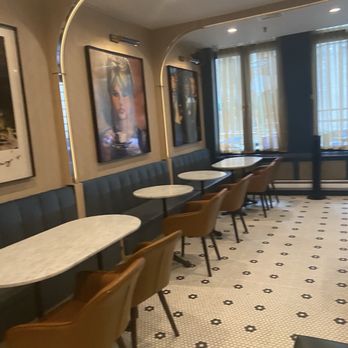 Harry's Side Bar - Inside - Wine Bars Near Me - New York, New York