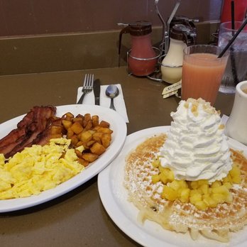 Eggs 'n Things - Waikiki Beach Eggspress - Pineapple waffles weren't beyond delicious! - Breakfast & Brunch Near Me - Honolulu, Hawaii